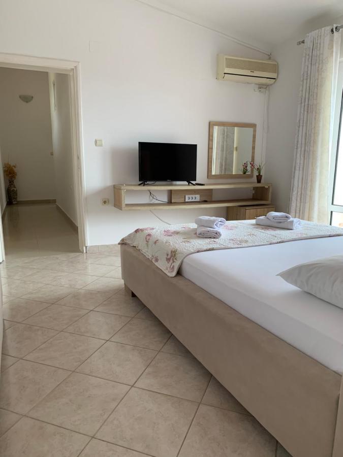 Apartments Adrian Ulcinj Bagian luar foto